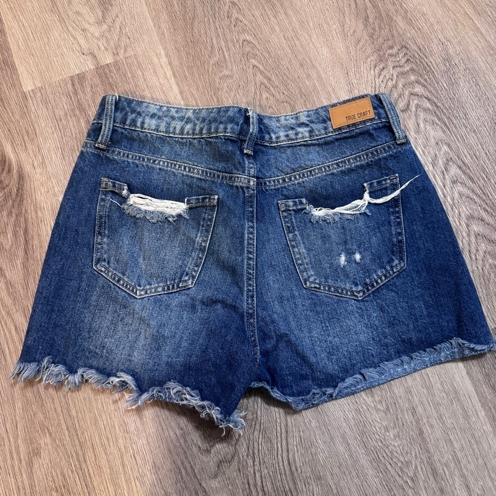 True Craft High Rise Shorts Denim Blue Jean 7 Distressed Belk - Picture 4 of 4